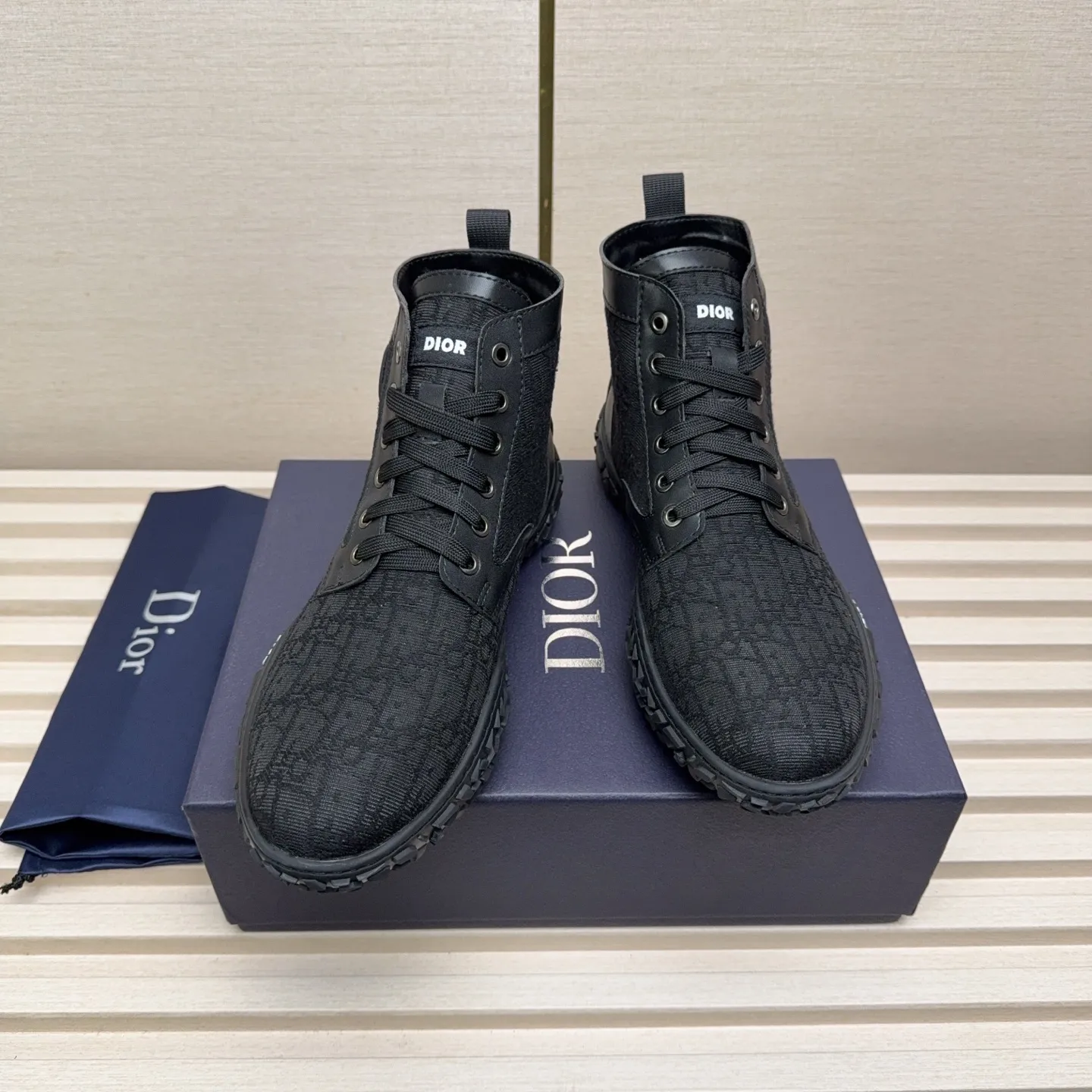 Men's Shoes 💰440 Dior A practical choice that combines protection with classic style. Made from durable Rugged Calf leather, it's tumbled and hand-finished to create a soft suede feel with a rich texture. Elastic side panels and subtle cutouts are inspired by the classic Chelsea boot. Leather upper and lining with Kummel tabs at front and rear, rubber outsole